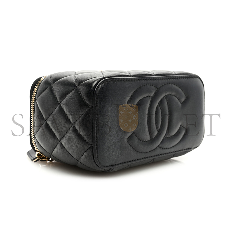 CHANEL MASTER SMALL PEARL TOP HANDLE VANITY CASE WITH CHAIN AP3956 (17*9.5*7.8cm)